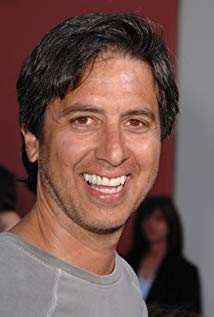 How tall is Ray Romano?